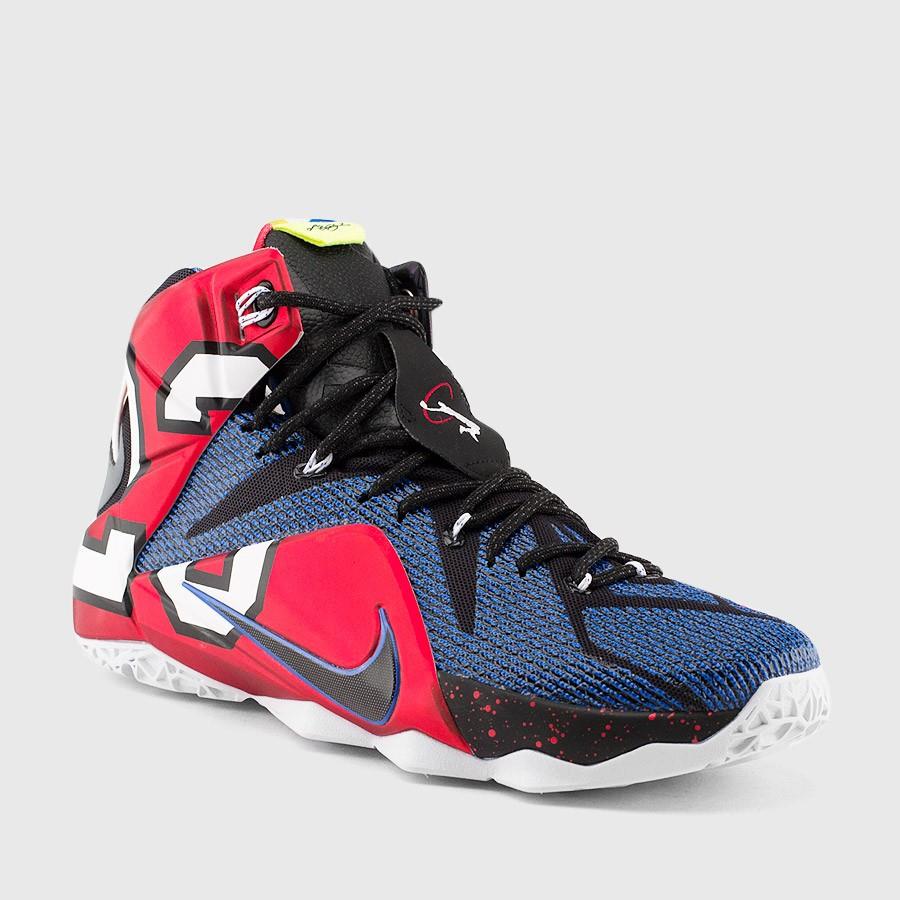 nike lebron 12 what the menn flerfarget sko Fashion Fantastisk ncf5i